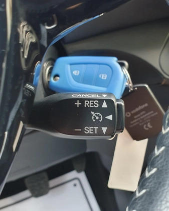 Toyota Yaris cena 49900 przebieg: 82103, rok produkcji 2017 z Warszawa małe 529